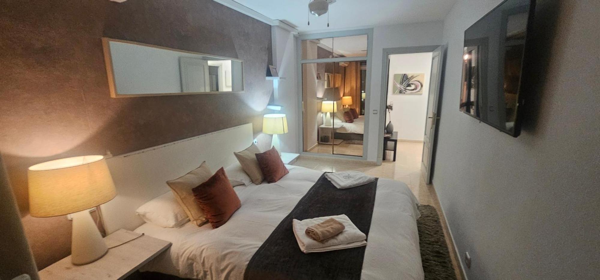 Apartment Next To The Beach Portals Nous  Bagian luar foto
